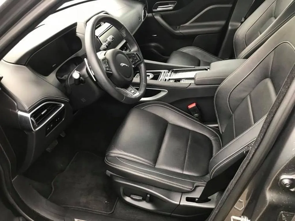 JAGUAR F-Pace occasion faible kilométrage en Aquitaine