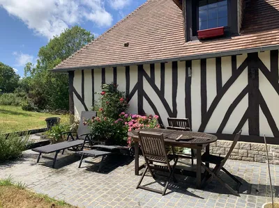 En vente - Région VIMOUTIERS (ORNE) : Maison en colombages dans un village edifiée sur un terrain d'environ 1 000m²