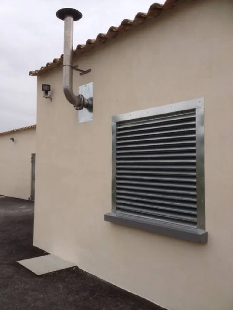 grille de ventilation et échappement groupe électrogène