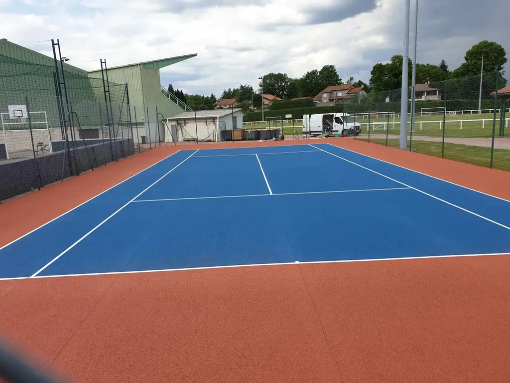 Construction d'un terrain de tennis à Montpellier et dans l'Hérault : découvrez le savoir-faire de Service Tennis pour votre installation sportive