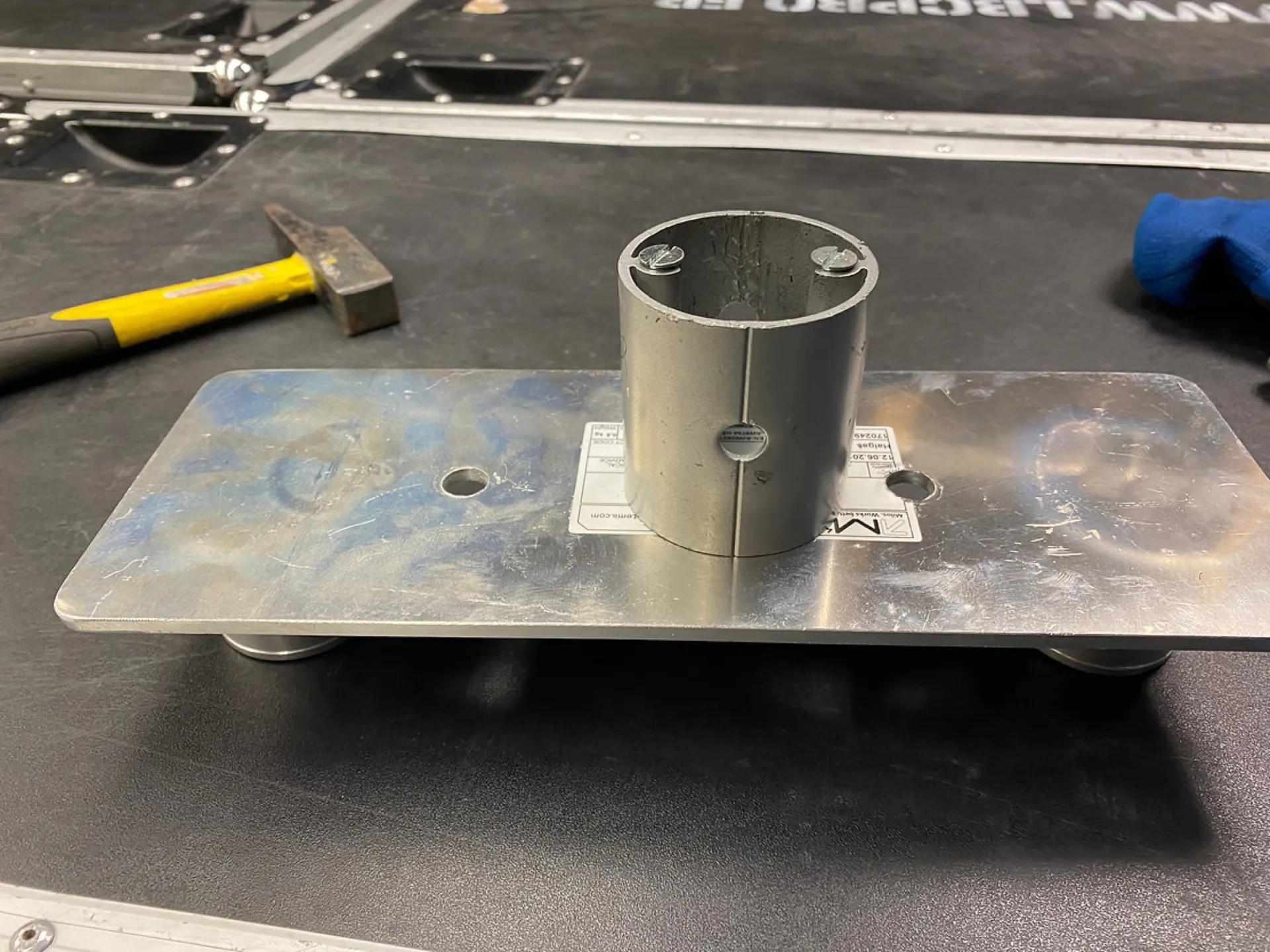 location fixation totem pour videoprojecteur à Toulon dans le var