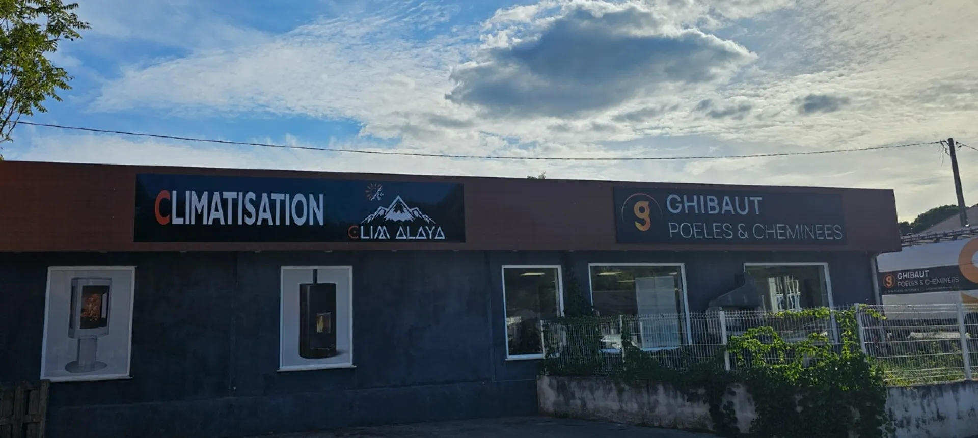 enseigne Climalaya et Ghibaut
