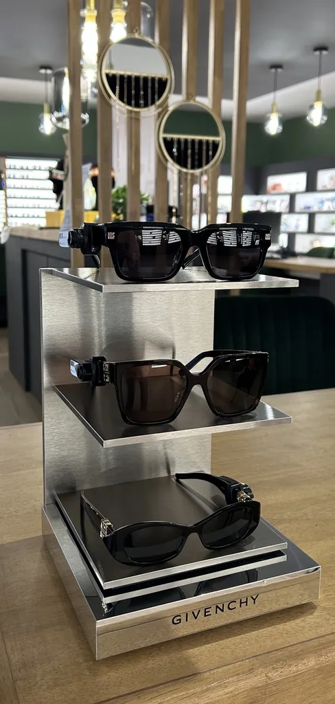 La célébre marque Givenchy débarque chez votre Opticien Universal Vision