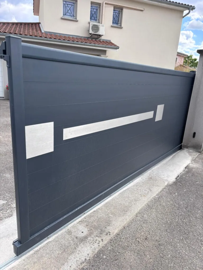 Notre zone d'activité pour ce serviceInstallation de carport alu adossé deux places avec toiture polycarbonate translucide et structure renforcée