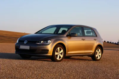 Réparation de carrosserie sur une golf de 2017 Aix les Milles proche d’Aix en Provence  La Pièce Automobile