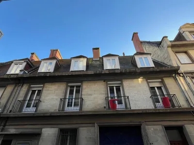 EXCLUSIVITE ! Immeuble de 3 appartements, à vendre et situé en centre ville de Caudebec en Caux