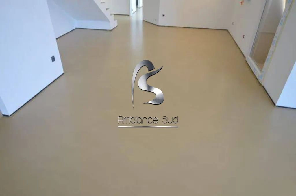 SOL en béton ciré coulé industriel teinté à CABRIS près de Cannes