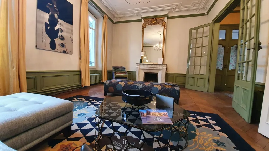 Vaste pièce de réception