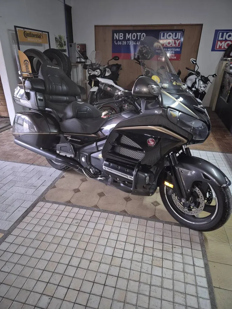 HONDA GL 1800 GOLD WING