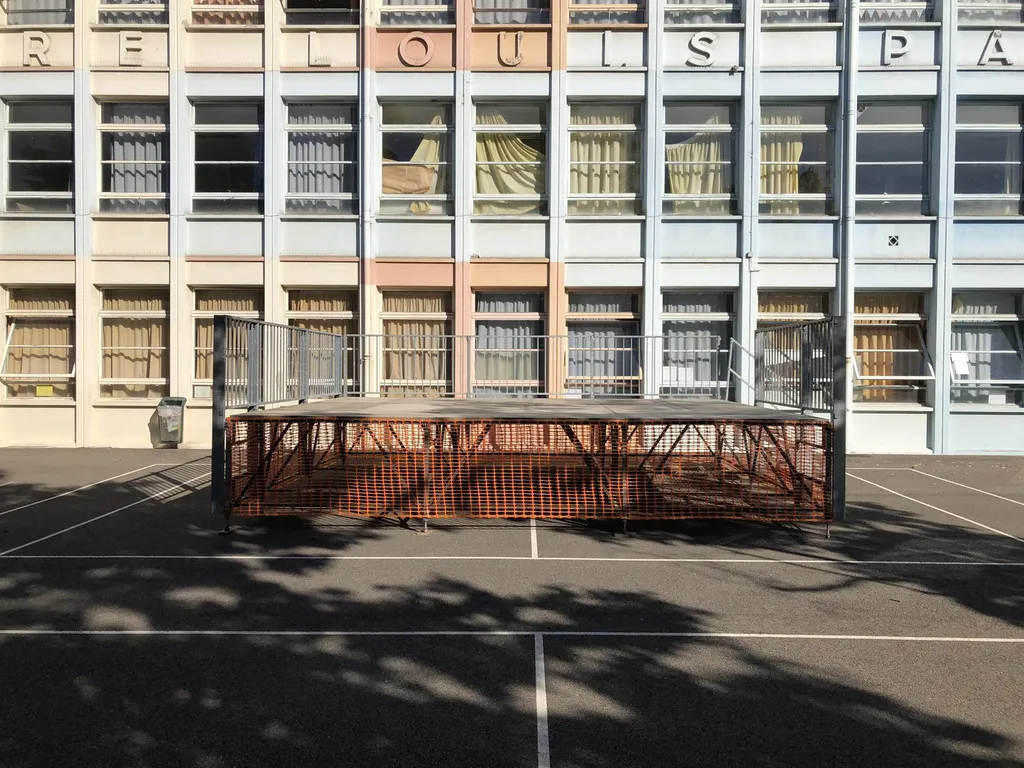 Location scène pour fête de l’école Maternelle Louis Pasteur à Lyon 8