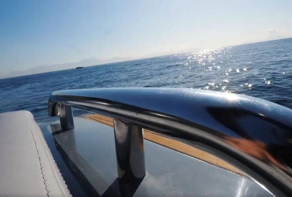 Bateau à moteur Salpa Soleil 33 neuf à La Ciotat