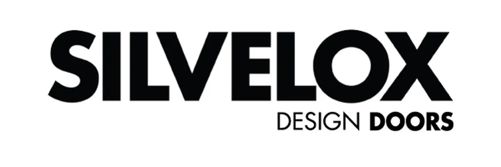 installation de porte d'entrée blindée et porte de garage Silvelox bois et design, porte pivotante