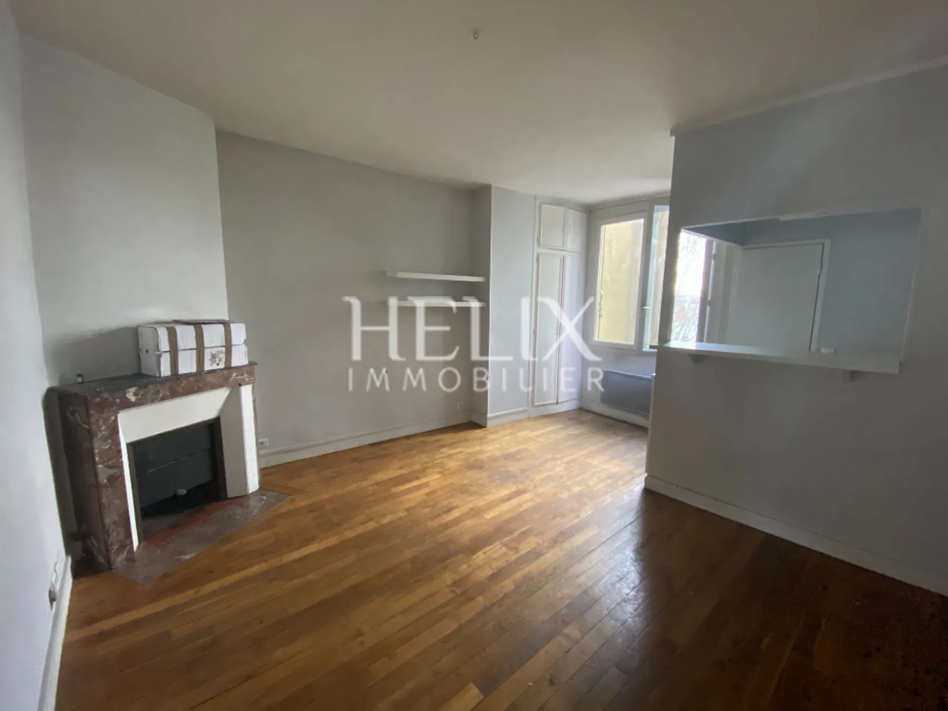 Place du marché neuf de saint germain en laye un appartement dans un bel immeuble ancien 