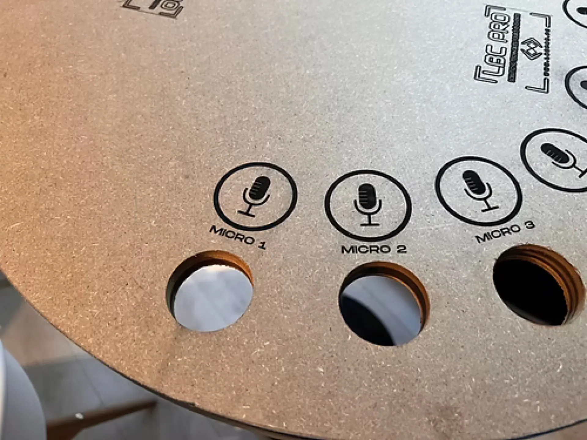 TABLE HAUTE MICROS EVENEMENTIEL