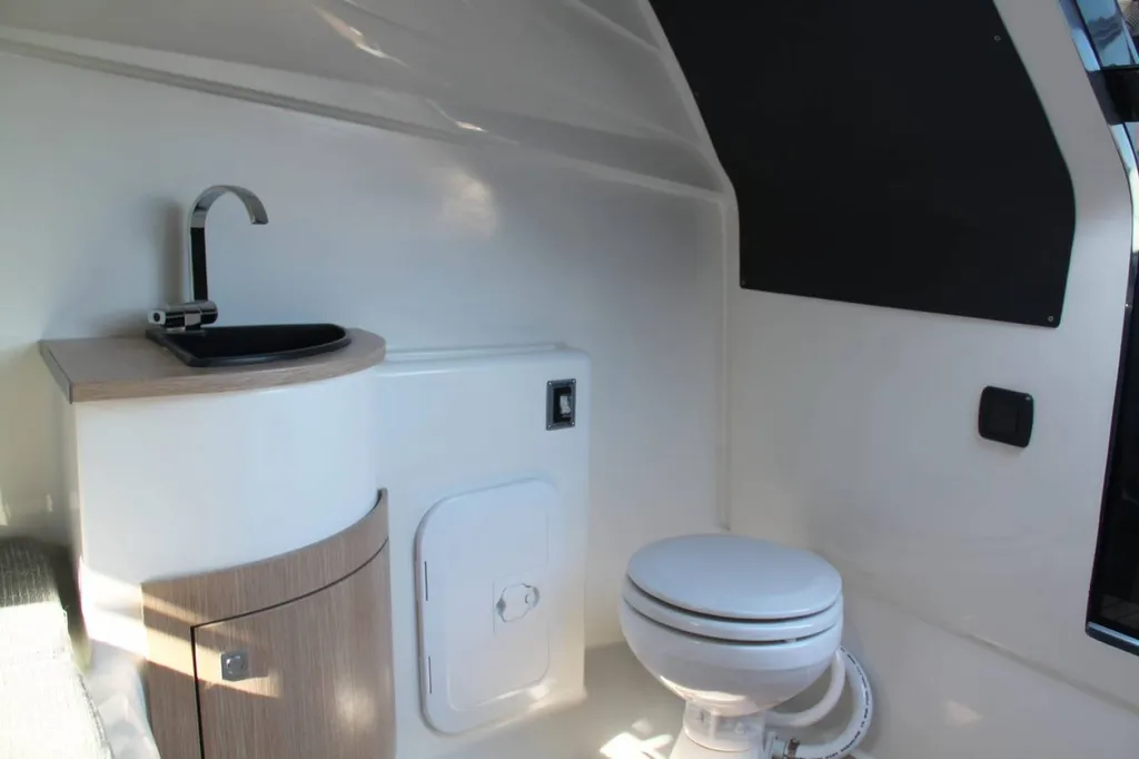 bateau avec cabine a vendre a bandol