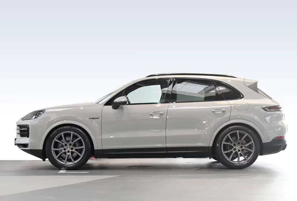 Porsche Cayenne hybride rechargeable Bordeaux – SUV premium occasion faible kilométrage Gironde Nouvelle-Aquitaine