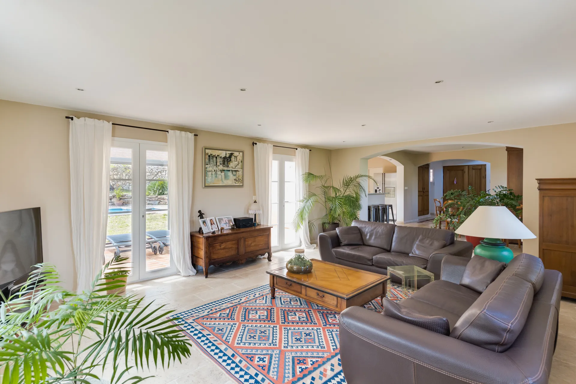 Vente maison Cassis au cœur du village au calme absolu avec piscine, garage et vue sur le Cap Canaille
