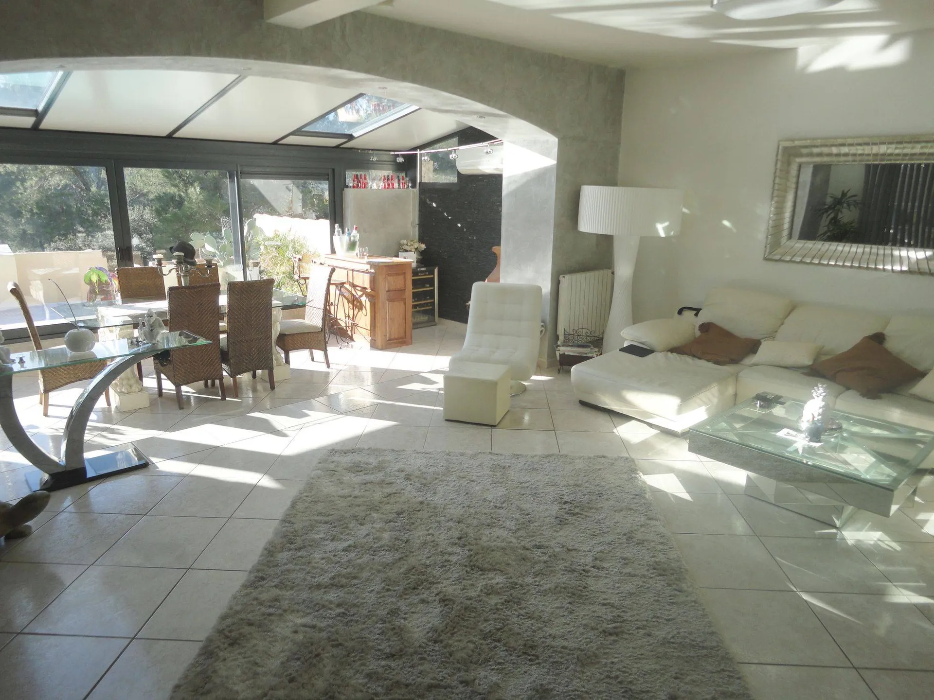 A vendre carnoux maison avec studio piscine et garage