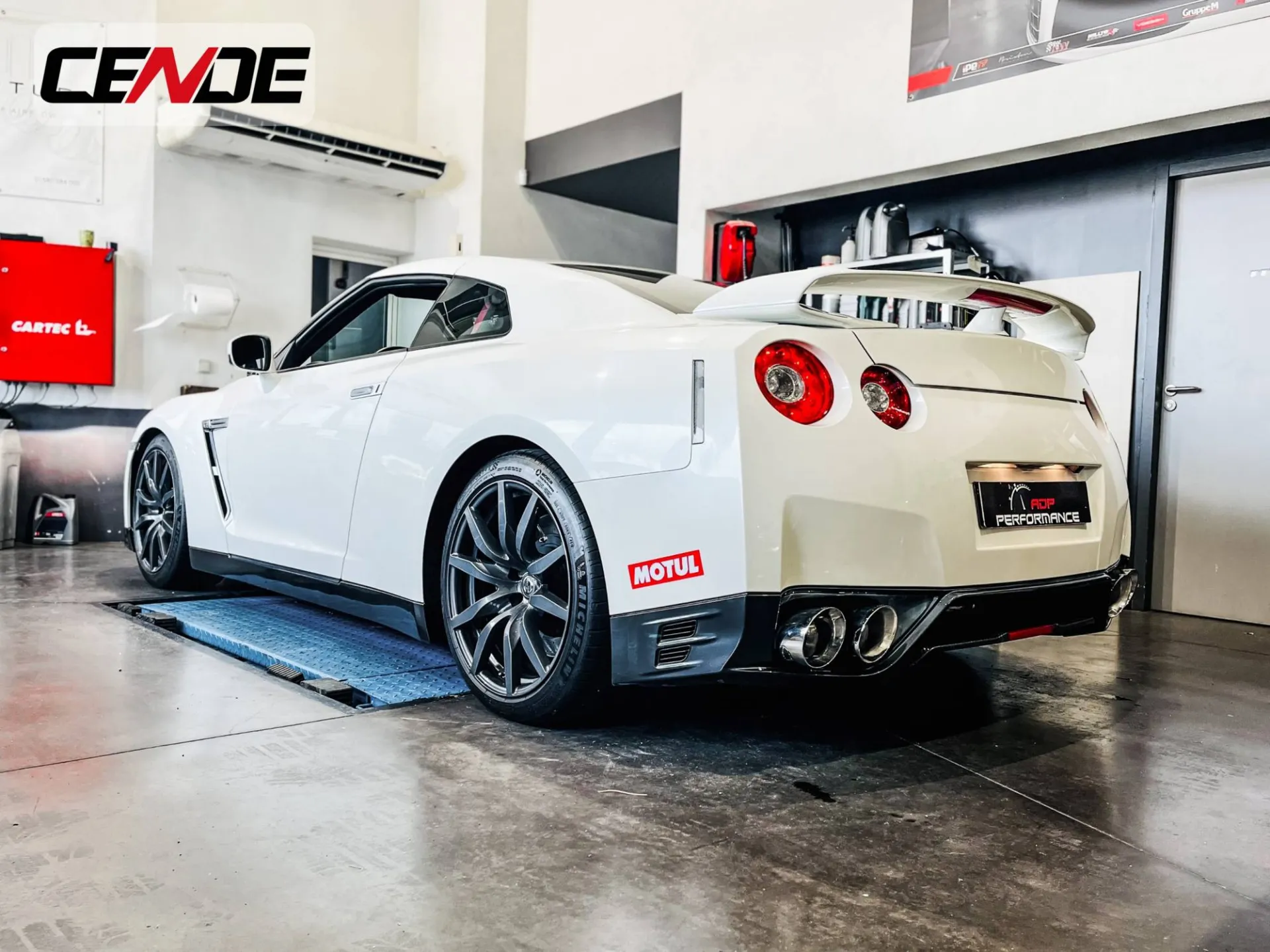 Installation catback Cende Nissan GT-R R35 | ADP Performance