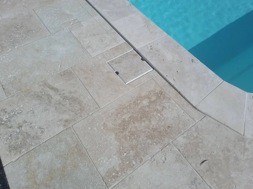 DALLAGES EXTERIEURS TRAVERTIN BEIGE 1ER CHOIX CLASSIC 61 X 40.6 X 1.2 CM 