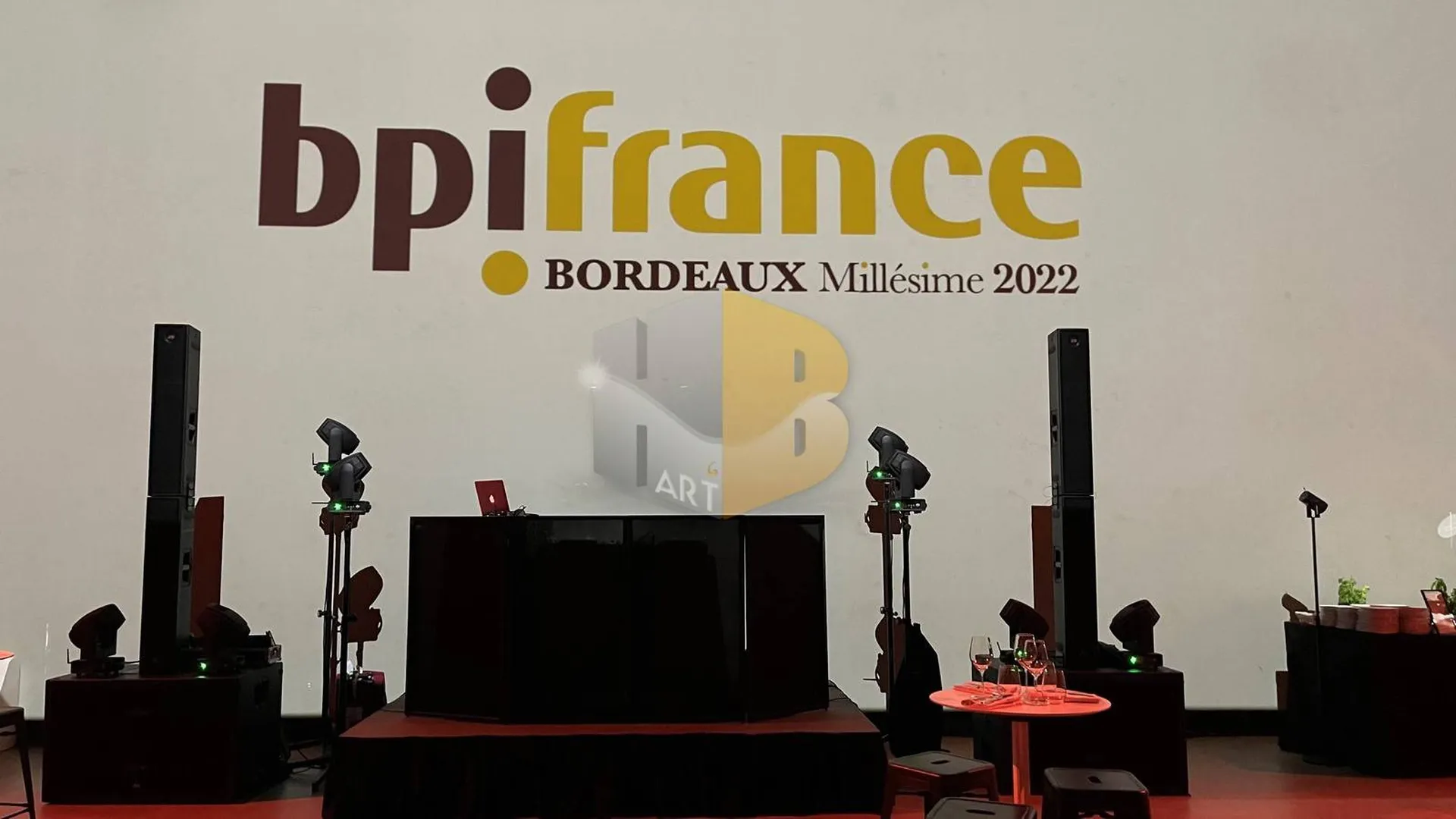 Location et installation de matériel de sono et éclairage pour votre évènement d'entreprise à  Avignon