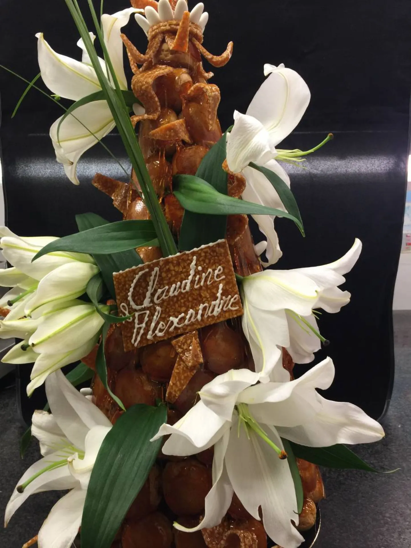 pièce montée décor lys blanc,arnas