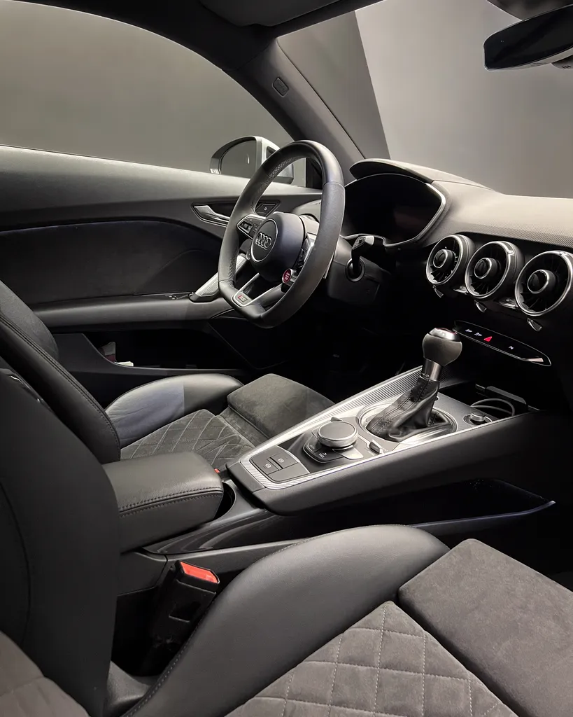 Protégez votre Audi TTRS avec une pose de film de protection PPF chez DSP Service au Mans