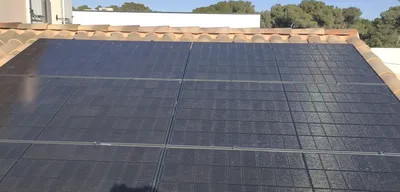 Solaire Impulsion à installé 8Kwc de panneaux solaires Dualsun 500Wc avec Enphase IQ8P à Istres 13800 et Vitrolles 13127