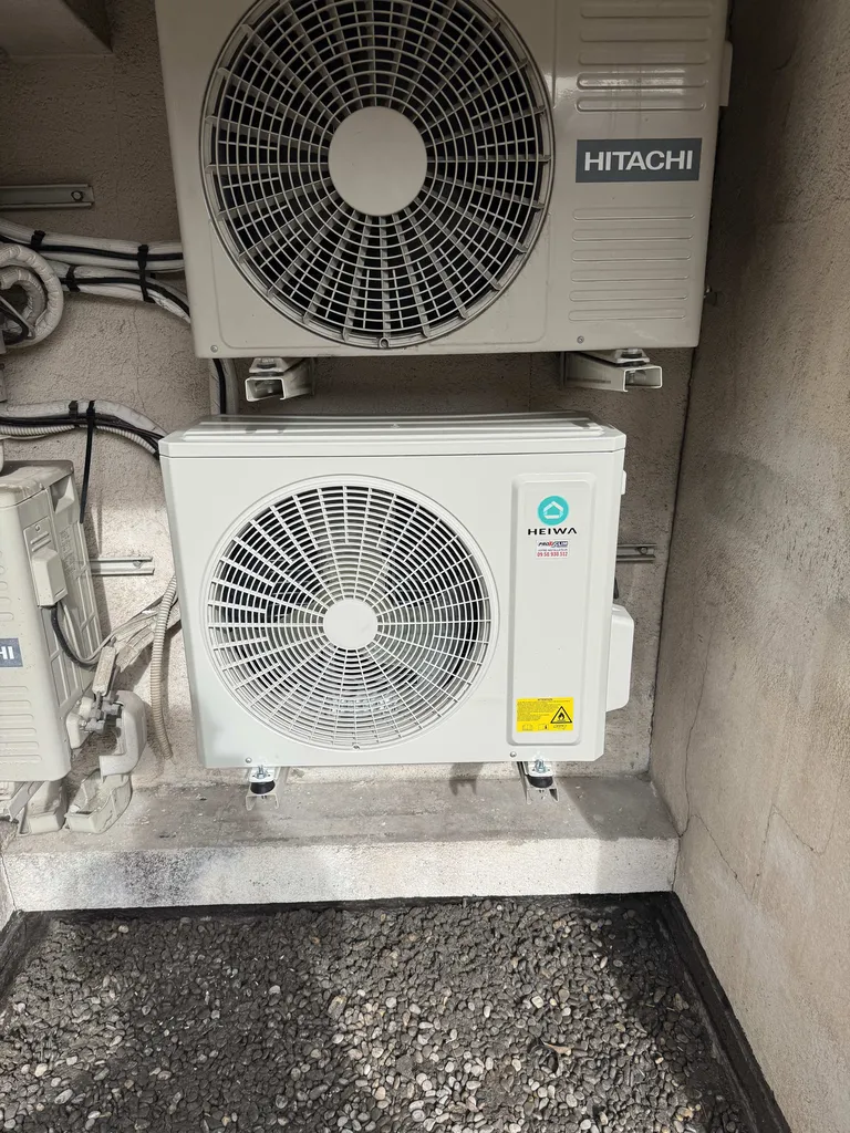 Groupe extérieur HEIWA 2,5kW installé par PROXICLIM à Aix-en-Provence 
