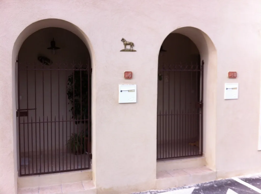 FABRICATION ET POSE PORTILLON EN FER FORGE SUR MESURE A FOS SUR MER BDR