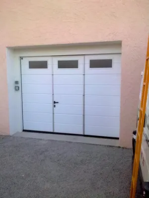 porte de garage sectionnelle hublot