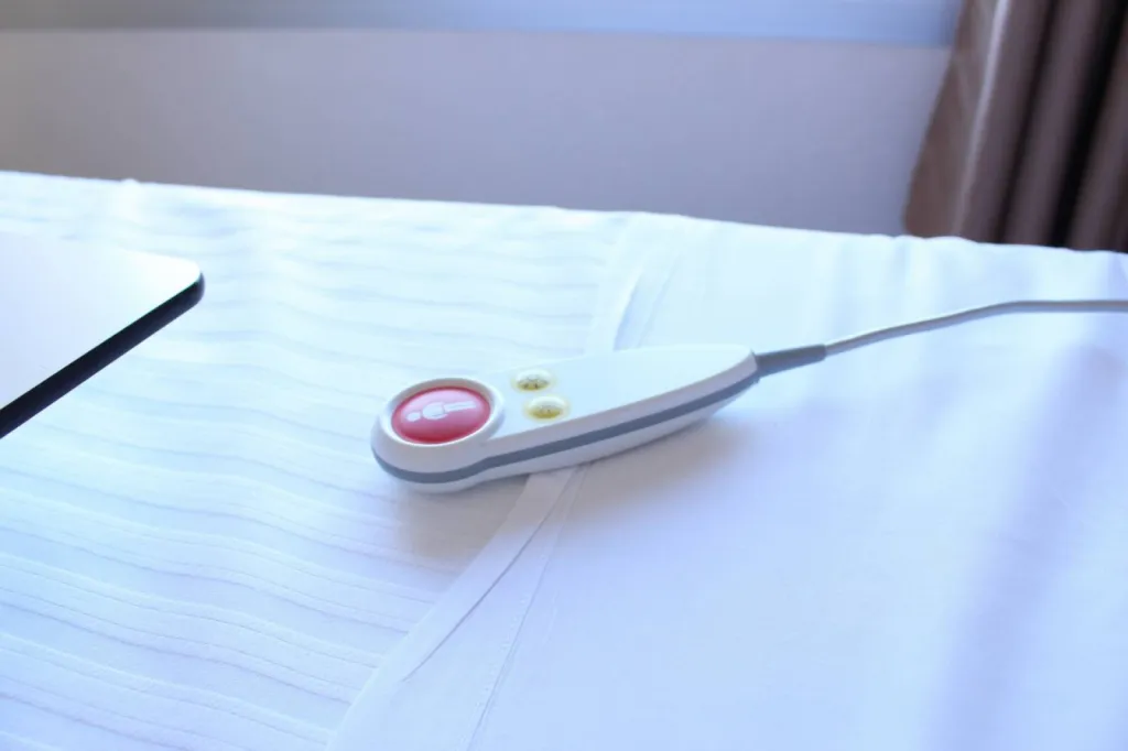 Installation d appel malade filaire pour hopital en France