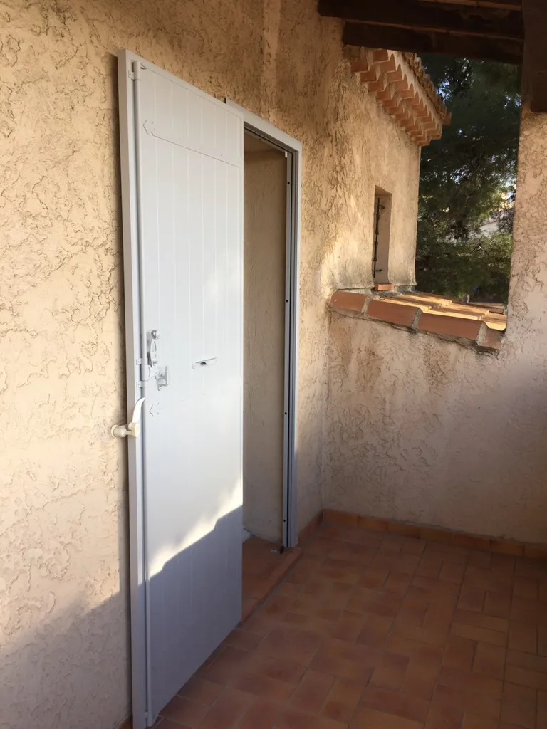 Volets battants trotter sur Martigues