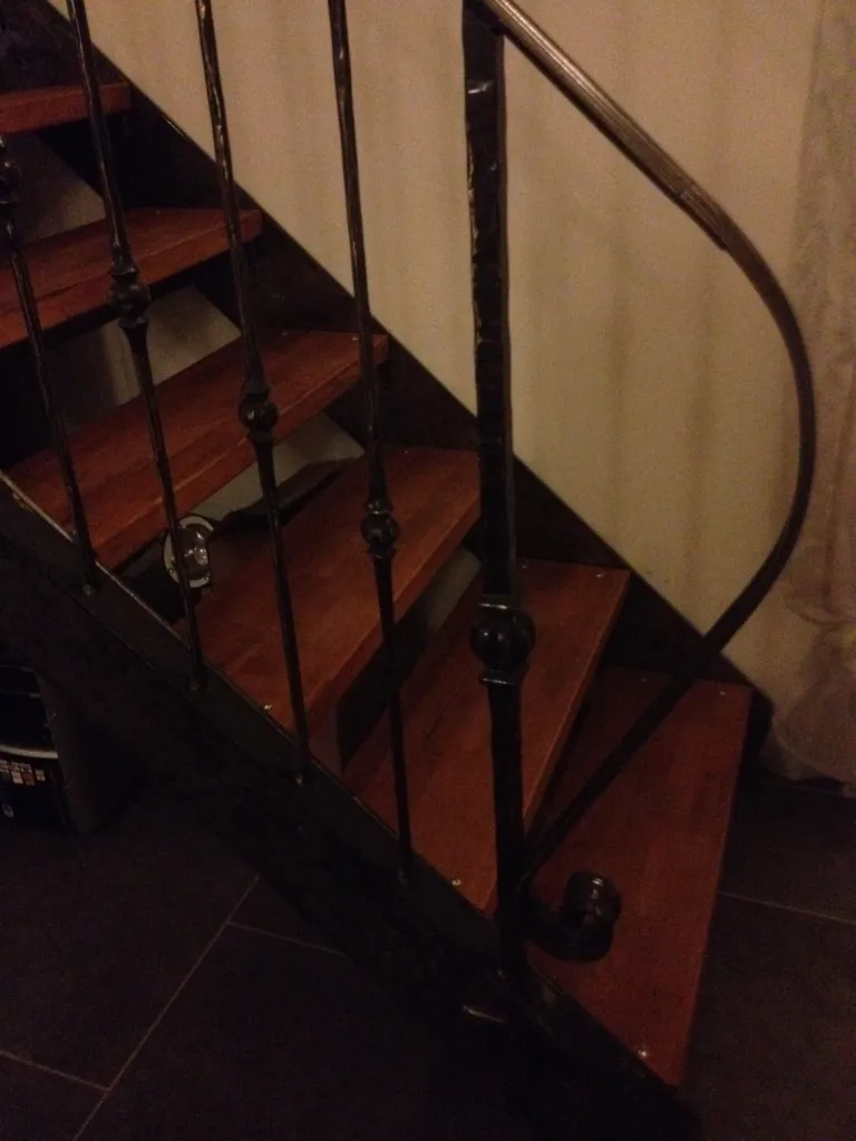 FABRICATION SUR MESURE ET POSE RAMPE POUR ESCALIER EN FER FORGE MARTIGUES
