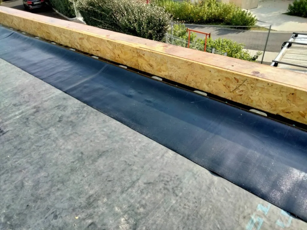 Réalisation de l'étanchéité d'un toit terrasse en EPDM sur le bassin d'Arcachon