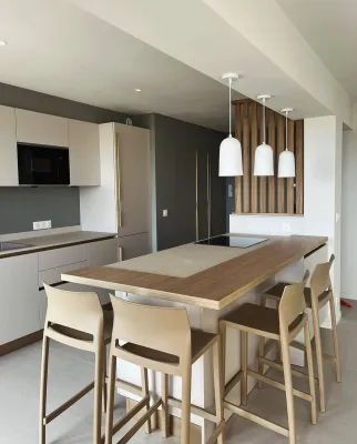 Réalisation d'une cuisine italienne design sur mesure à Sanary sur Mer dans le Var