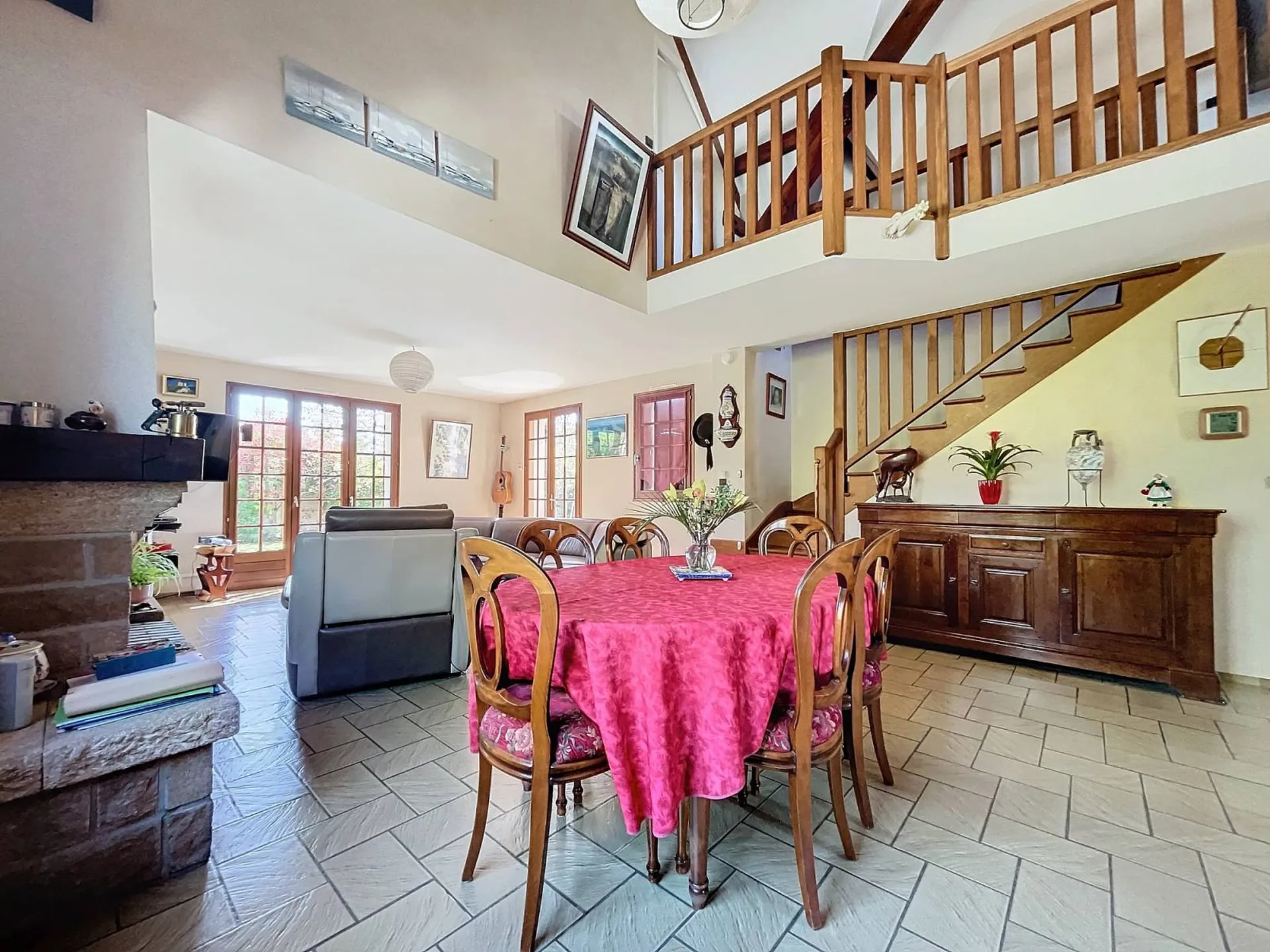 Pavillon d'architecte viable de plain pied à vendre à Saint Sauveur sur Ecole, 77930 - Construction de qualité !