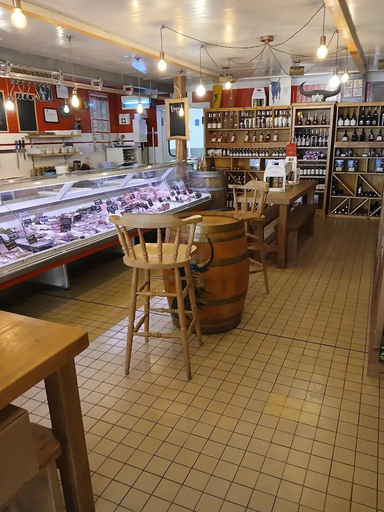 Profiter d’une restauration sur place à Aigues-Mortes avec cuisine minute maison et produits frais près de Montpellier, Nîmes et Arles