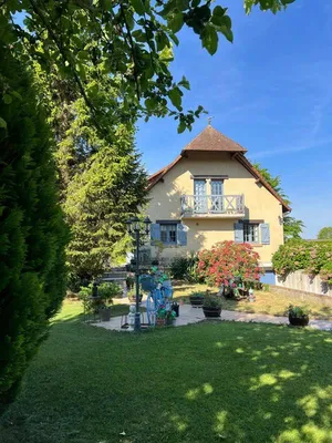 A vendre, Charmante Maison traditionnelle à 10 min d'Honfleur 14130 édifiée sur un terrain de 2160m² avec sous-sol.