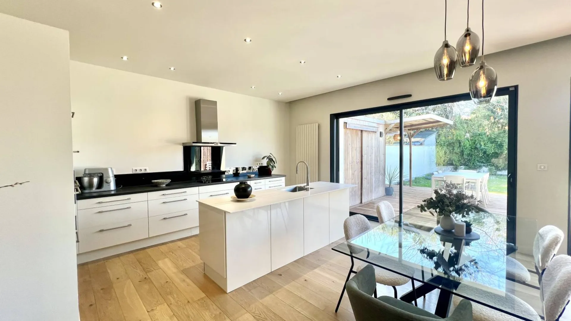 Très belle maison familiale avec garage et grand jardin Bordeaux Caudéran  