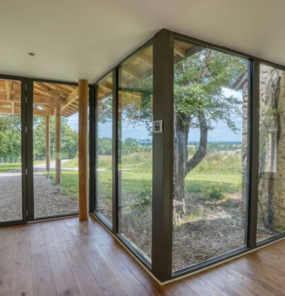 installation de menuiseries sur mesure aluminium 