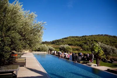 chic-countryside-wedding-decor-luberon-mas