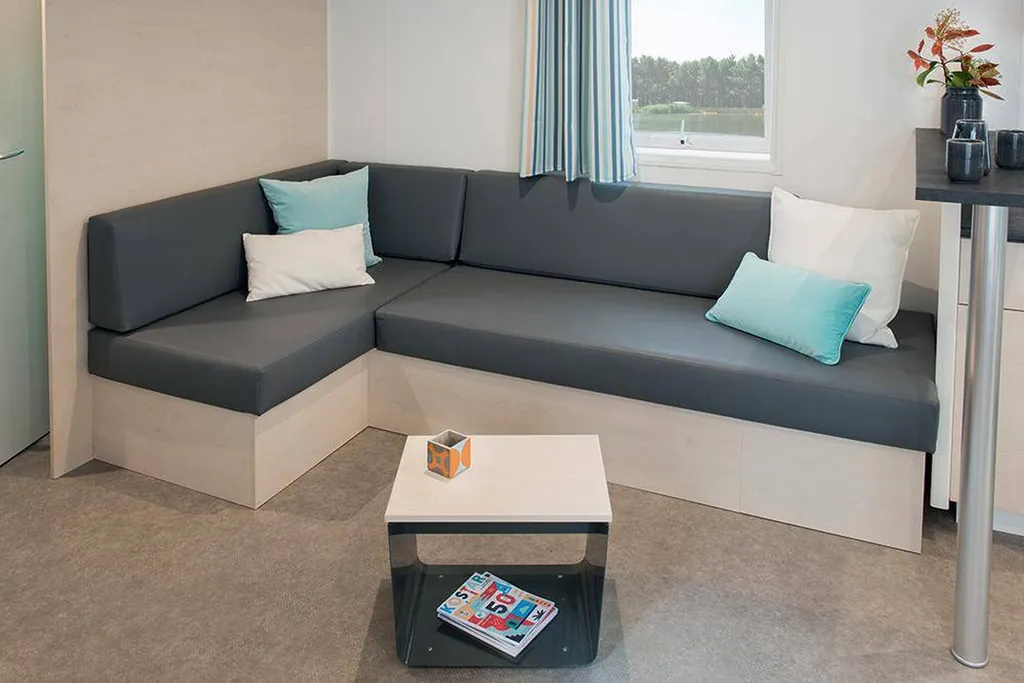 mobil home familial climatisé dans l'Hérault proche du Cap d'Agde bord de plage 