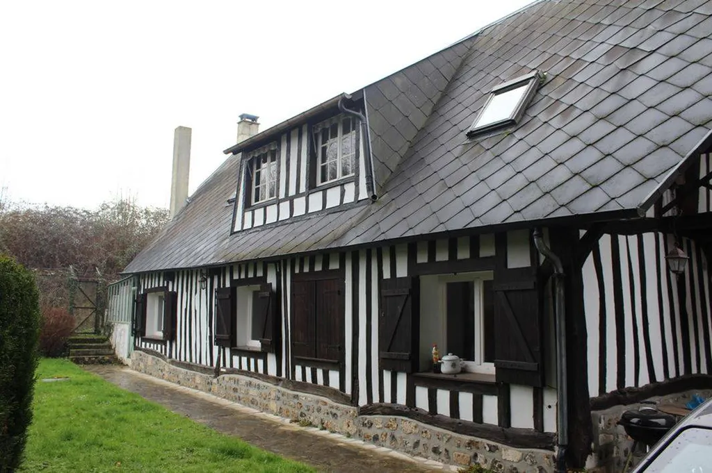 Rare à la vente, à pied des commodités, Maison en colombages et sa Maison d'Amis, posées sur un jardin de 871 m², dans la région d'Honfleur 14600