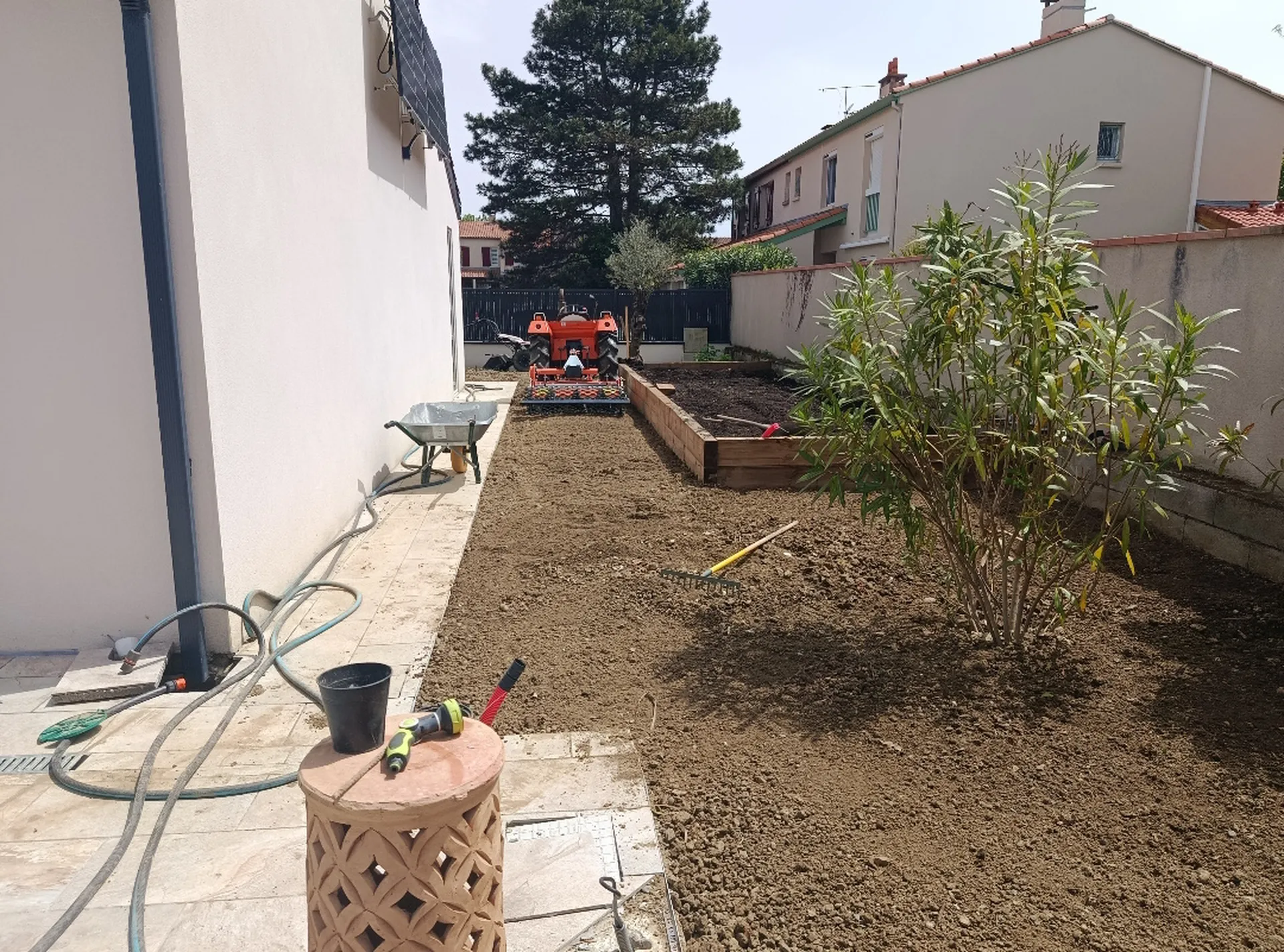 Arrosage intégré sur programmateur avec économie d'eau pour gazon et plantation à Tournefeuille proche de Colomiers.