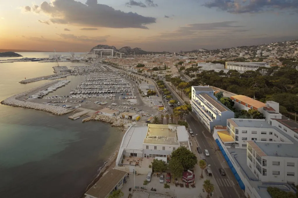 Vente appartement T2 La Ciotat  au 2éme étage avec ascenseur et loggia - C21