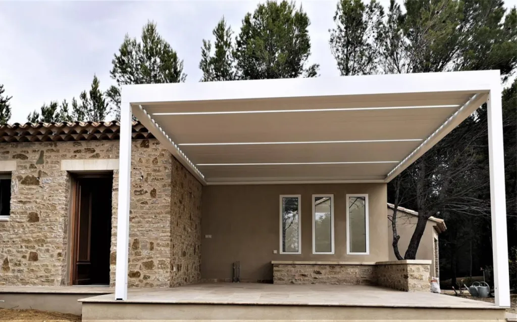 installation pergola bioclimatique à VAISON LA ROMAINE (VAUCLUSE)
