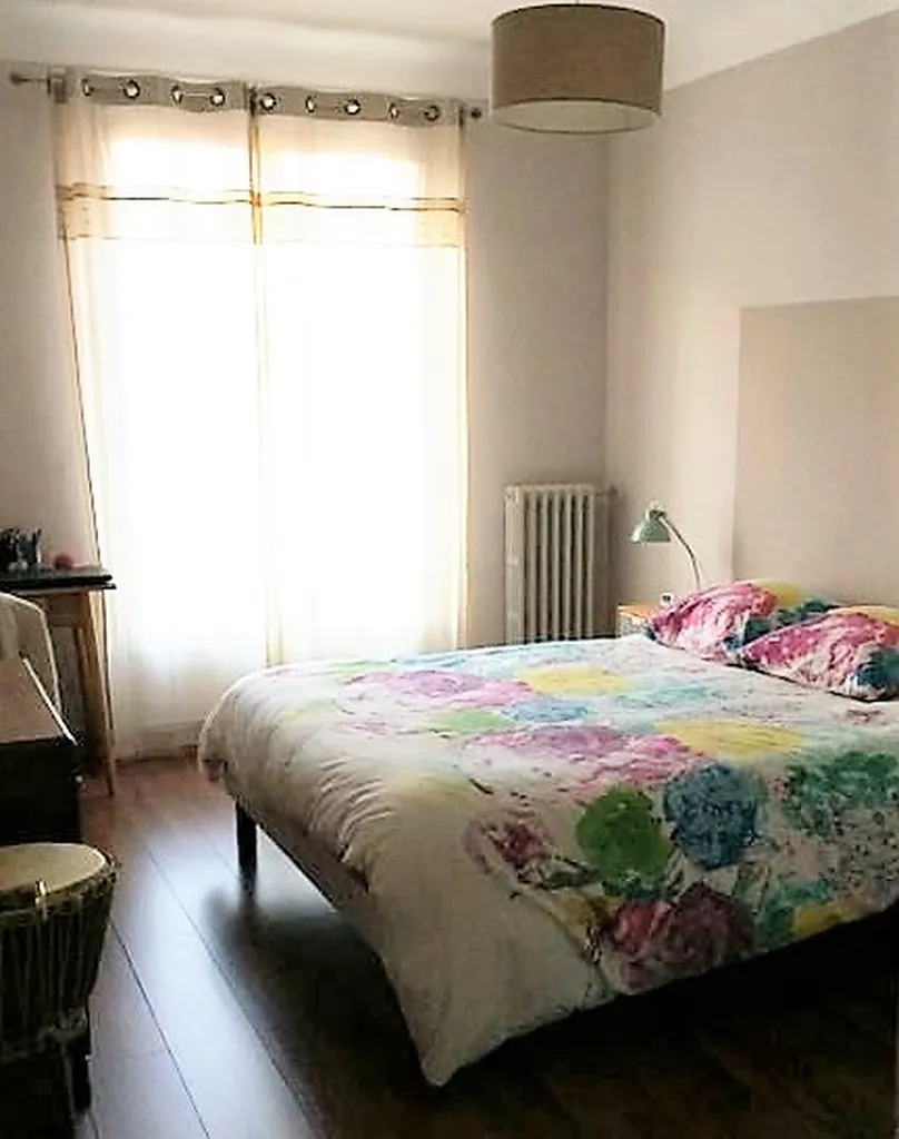 AVIGNON Intra-Muros, Appartement T3 plein sud avec balcon   