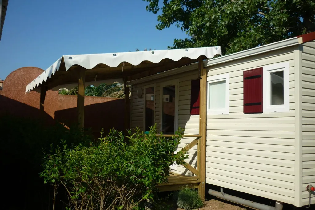 mobil home pour vacances d'été en famille dans  camping  familial bord de mer