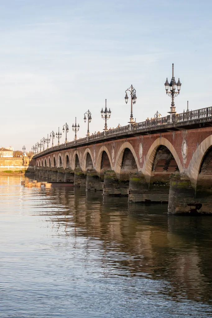 Promenade privative sur la Garonne, location d'un bateau pour une dizaine de personne